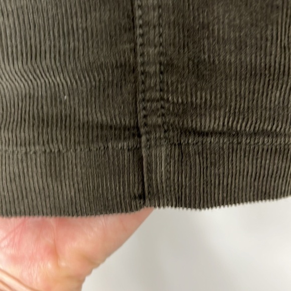 Corduroy Hunter Green miniskirt, Sz 2, 💥HP 11/9 - Picture 5 of 8